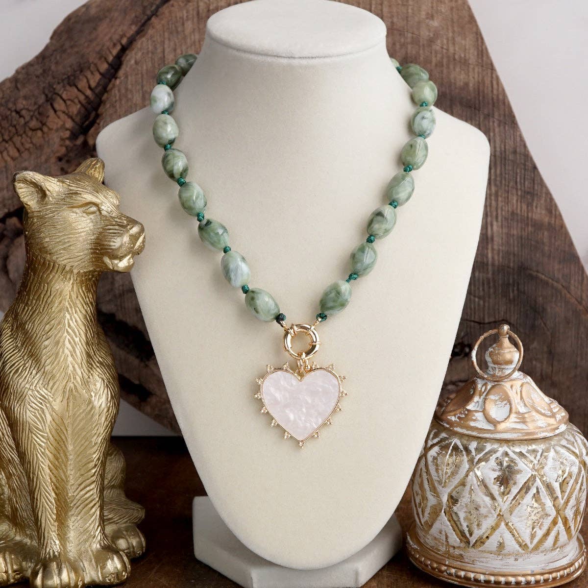 Amour Knot – Beaded Heart Pendant Necklace: Green