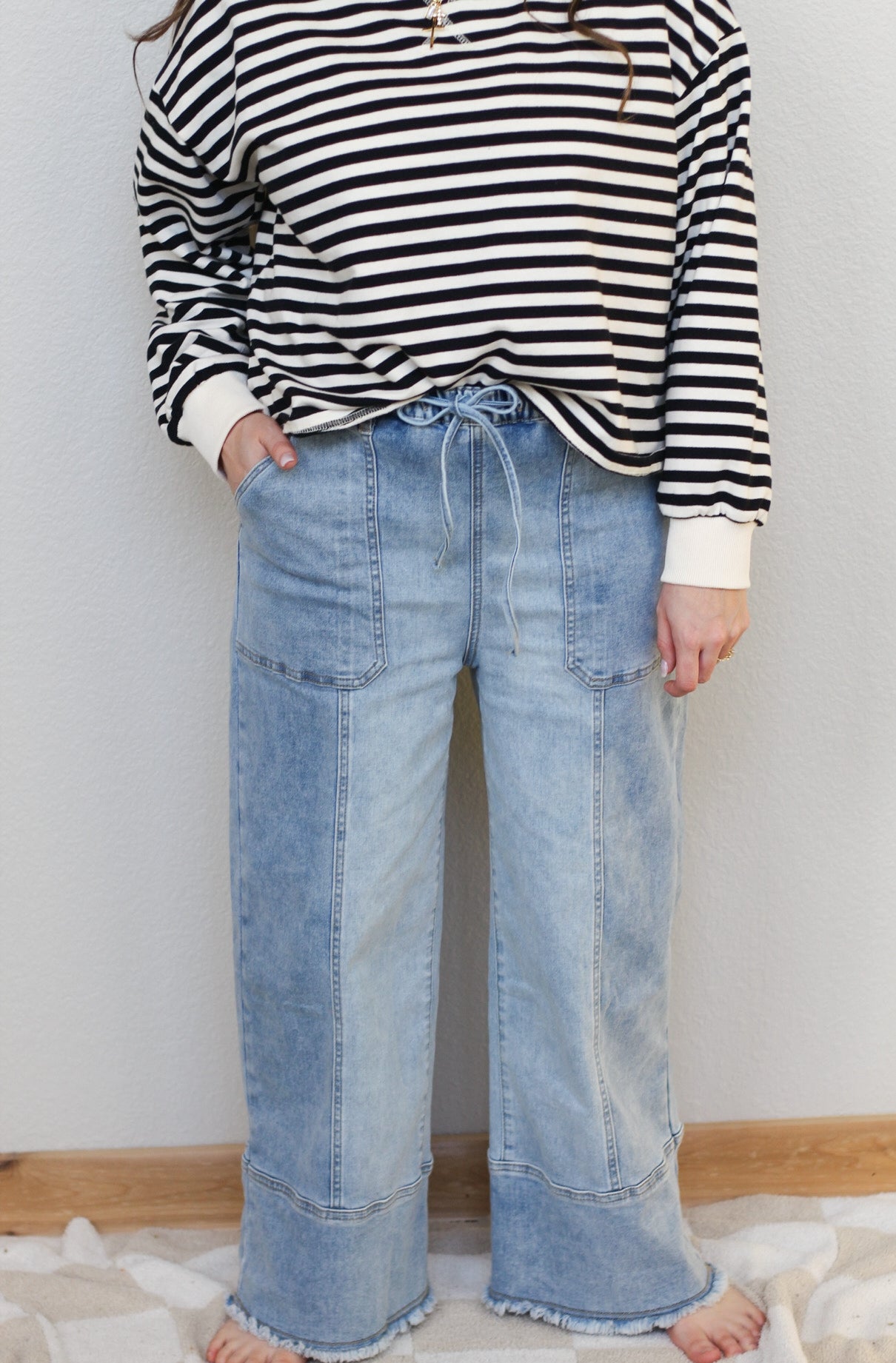 Denim Raw Hem Drawstring Wide Leg Pants: Beau Blue / 8